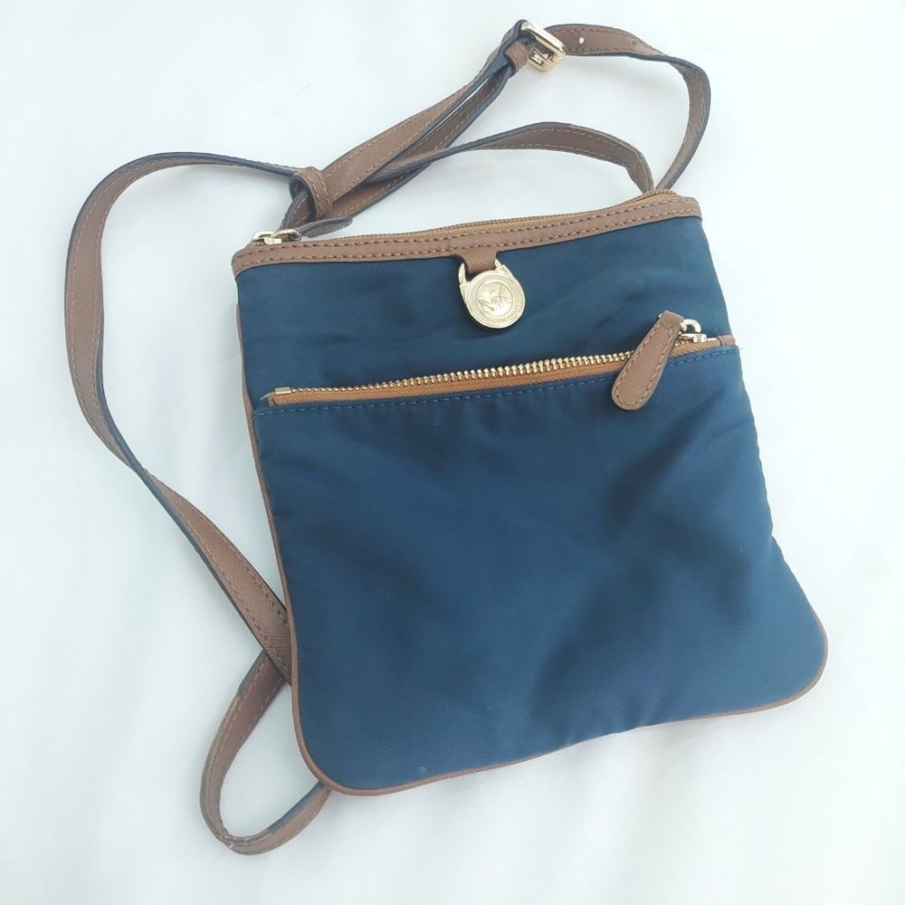 Michael Kors Womens Kempton Navy Charm Adjustable Strap Zipper Crossbody Bag